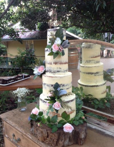 wedding cakes mackay